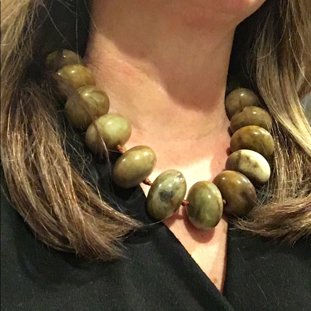 Gorgeous Brown Jade Necklace